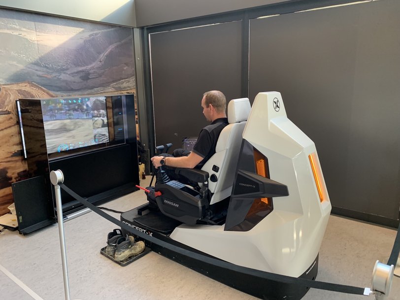 DX225LC-7X Teleoperation Showpiece on Doosan Bauma Stand